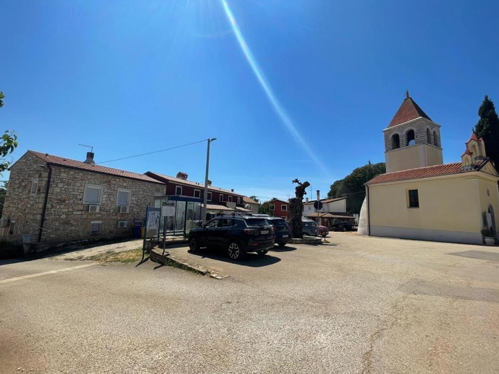 Villa Amore Radini Istrian Romantic Studio With Private Parking And Terrace Brtonigla Extérieur photo