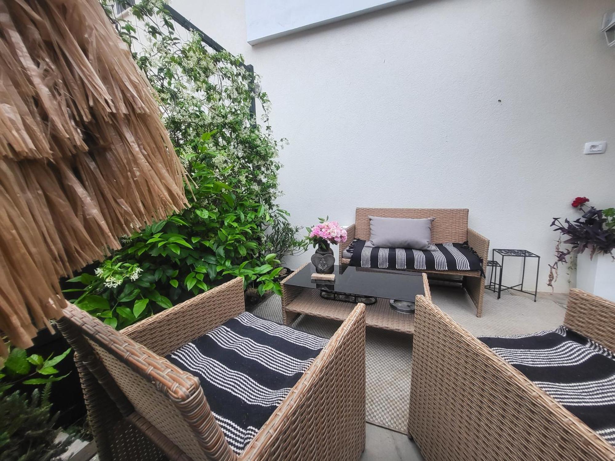 Villa Amore Radini Istrian Romantic Studio With Private Parking And Terrace Brtonigla Extérieur photo