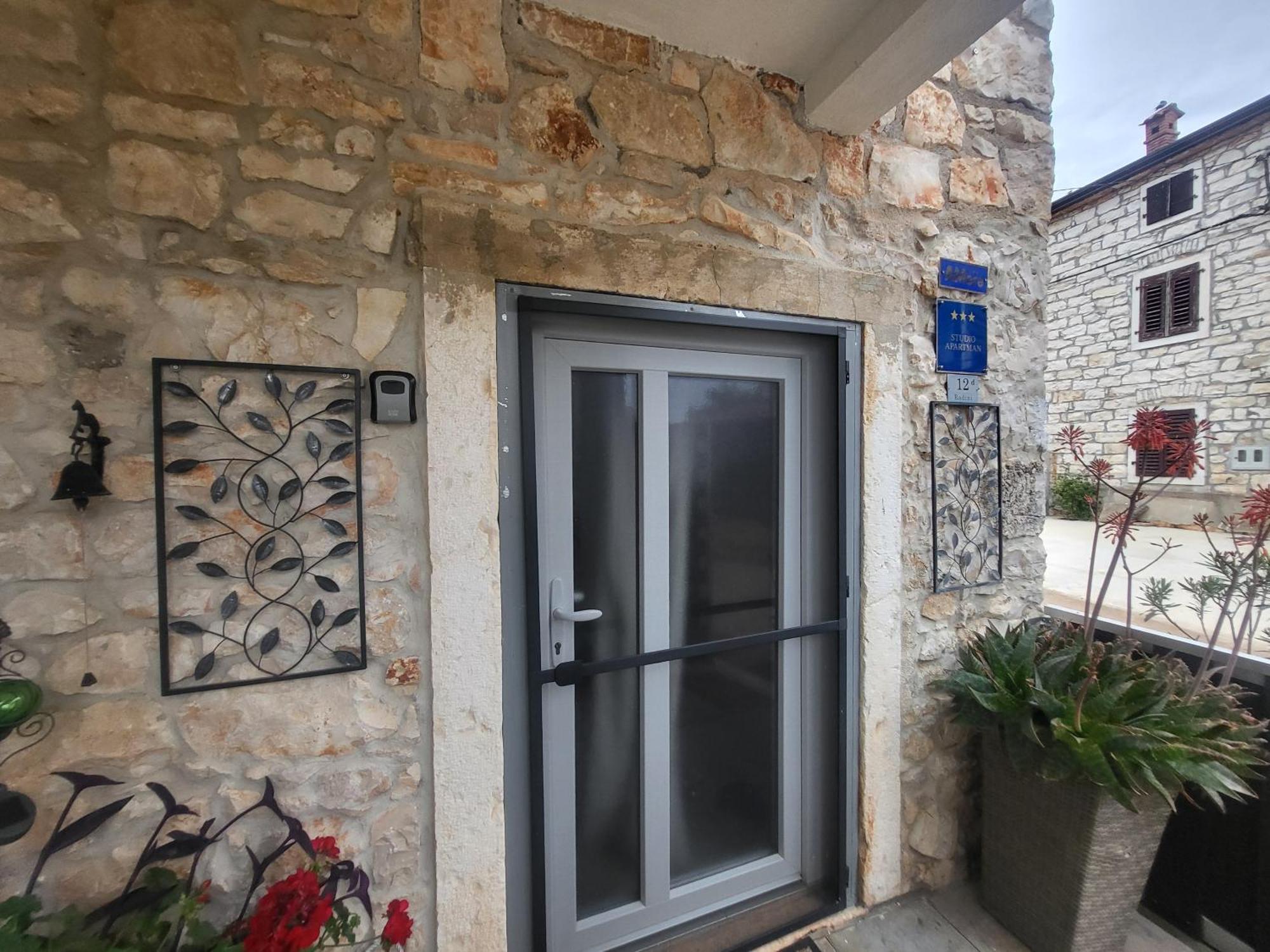 Villa Amore Radini Istrian Romantic Studio With Private Parking And Terrace Brtonigla Extérieur photo